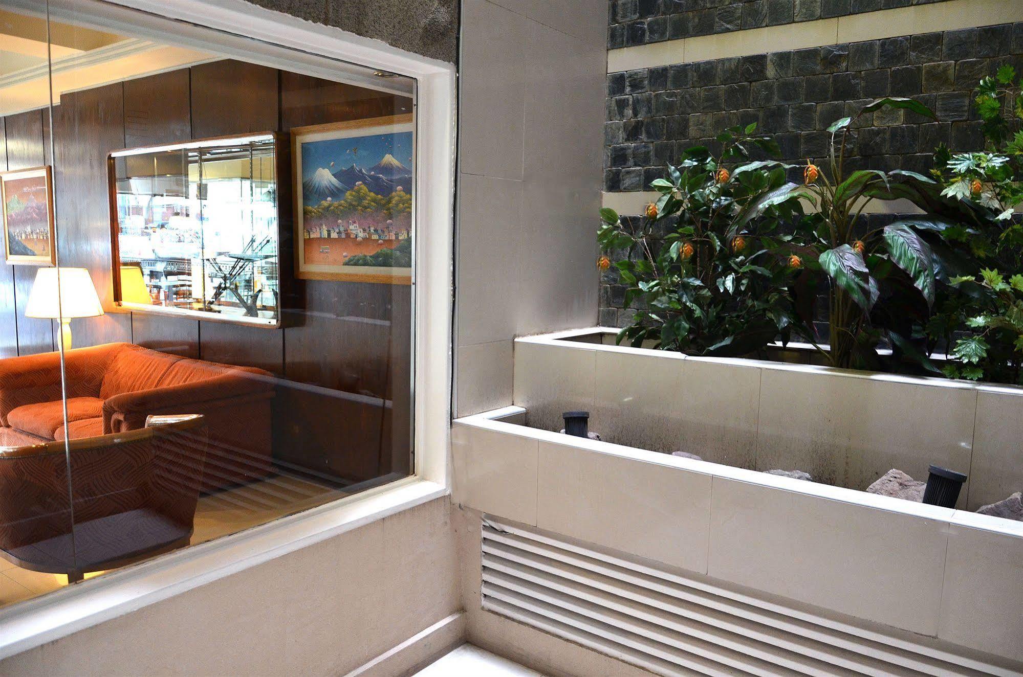 Ecuador Hotel Buenos Aires Exteriör bild