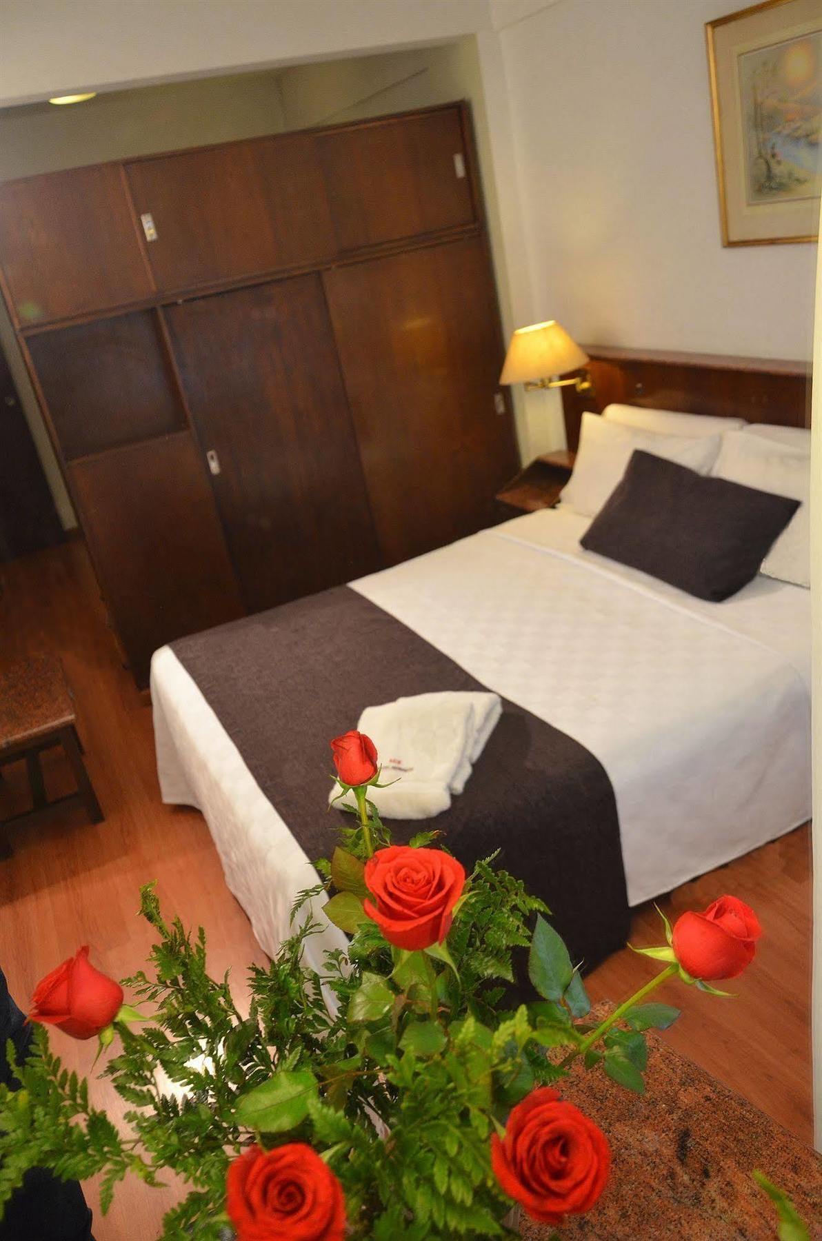 Ecuador Hotel Buenos Aires Exteriör bild