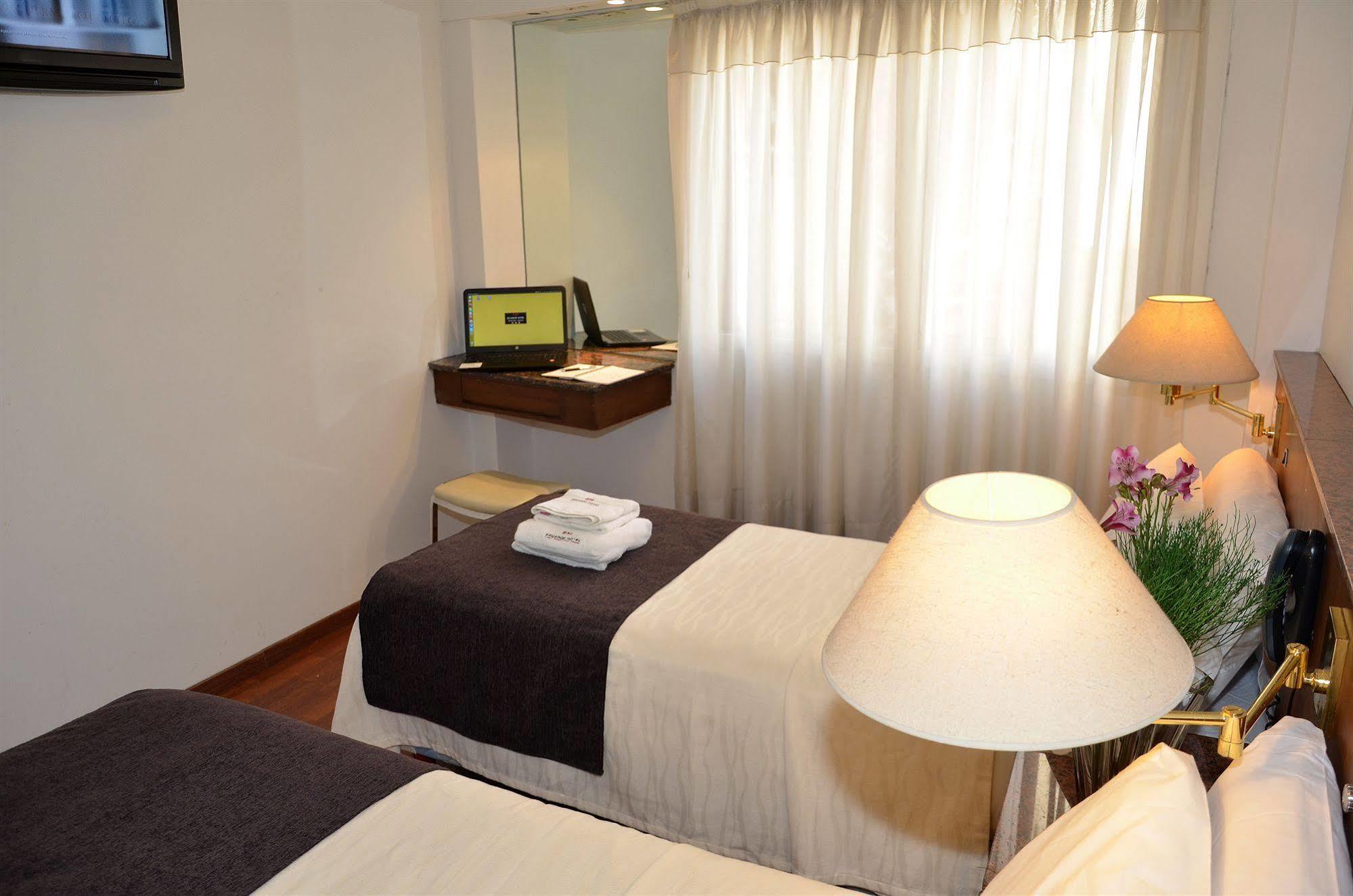 Ecuador Hotel Buenos Aires Exteriör bild