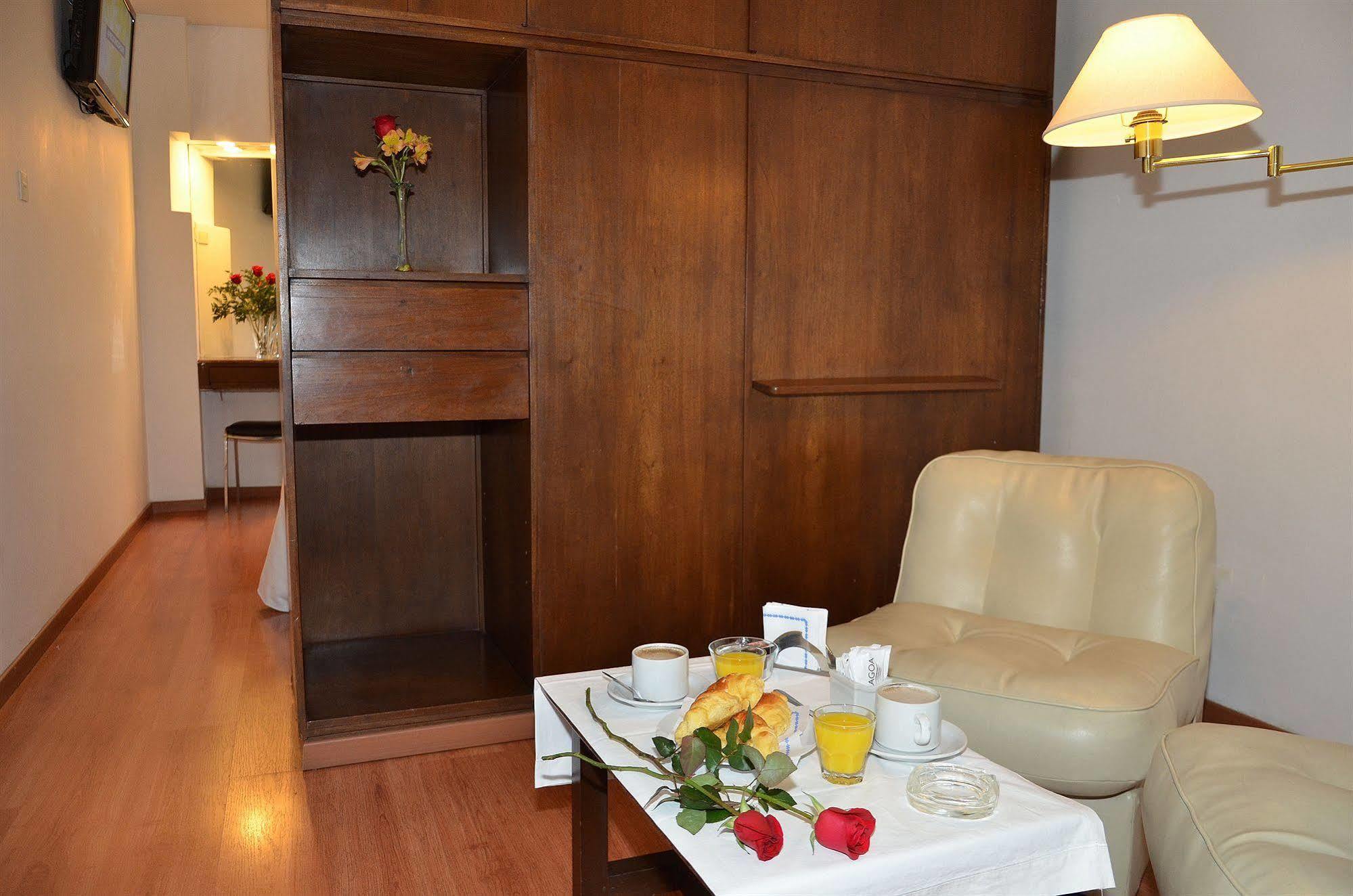 Ecuador Hotel Buenos Aires Exteriör bild