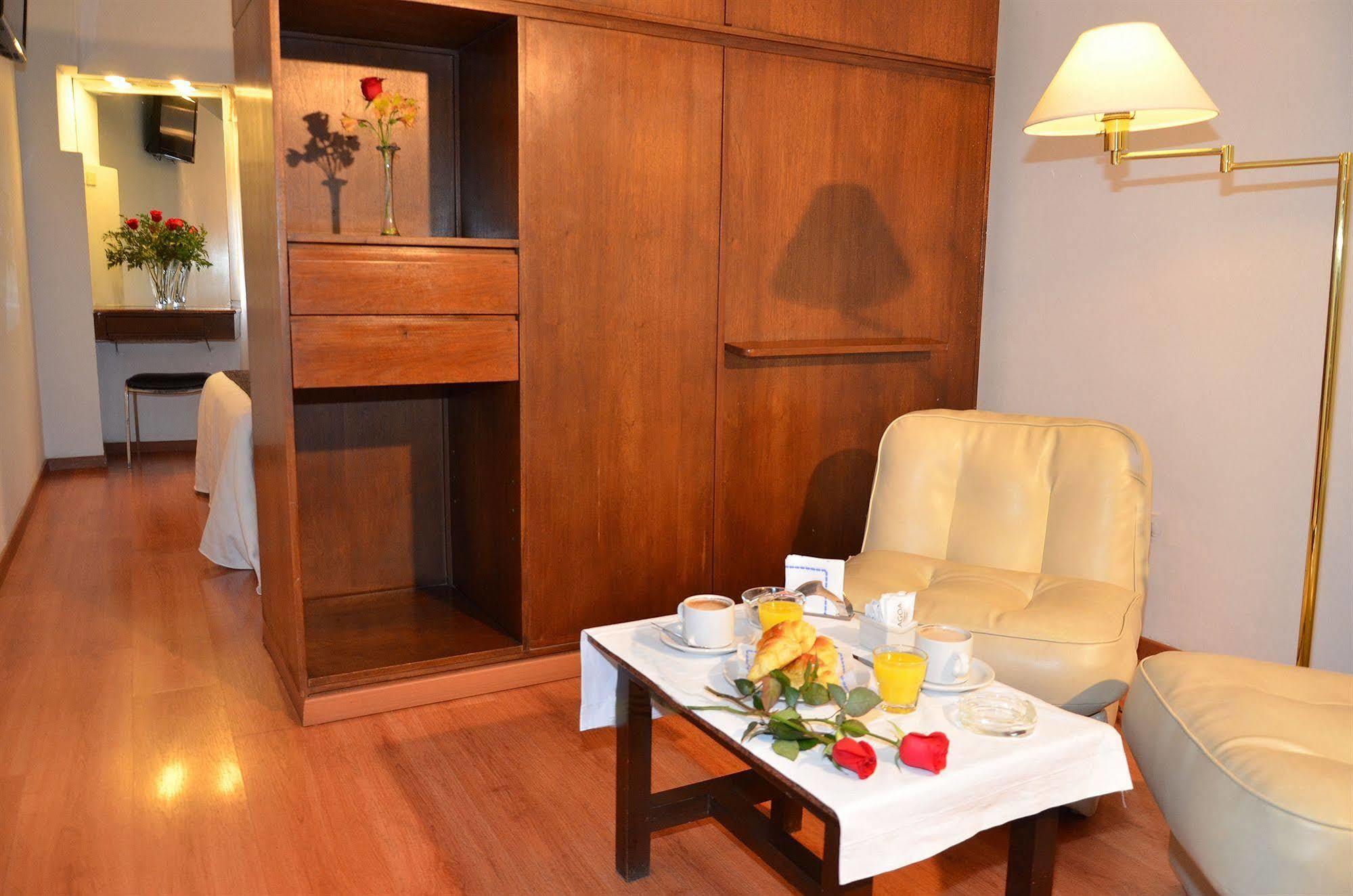 Ecuador Hotel Buenos Aires Exteriör bild