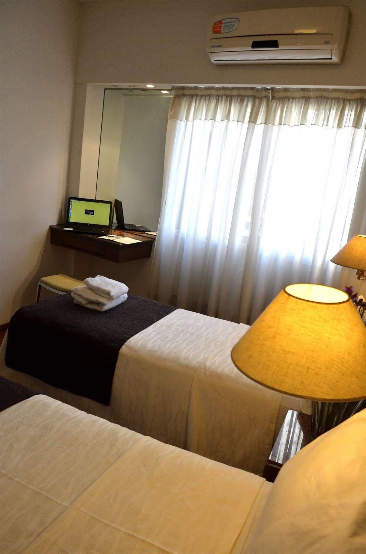 Ecuador Hotel Buenos Aires Exteriör bild